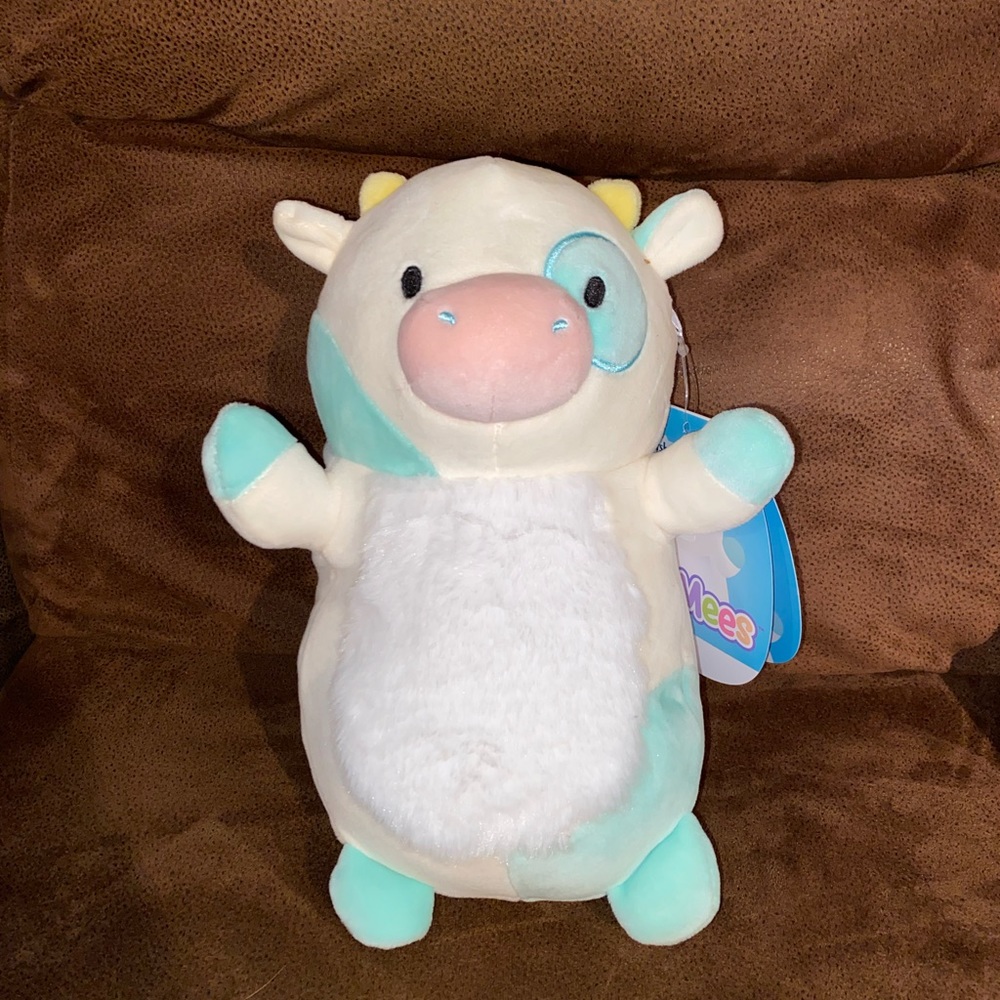 Belana hug mee squishmallow